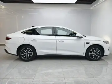 2025 BYD Qin L с пробегом 7 100 км