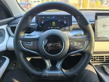 2025 BYD Seal 05 с пробегом 52 000 км
