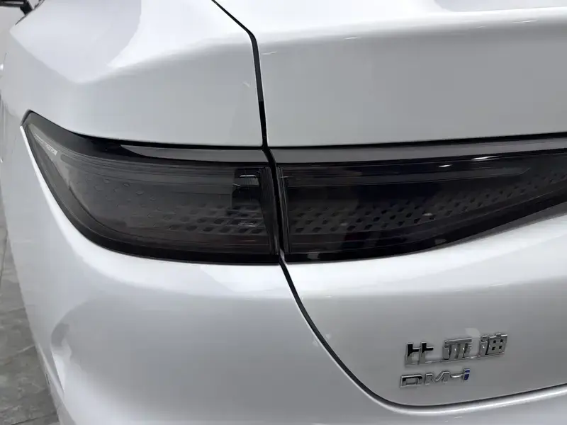 2025 BYD Seal 05 с пробегом 11 100 км