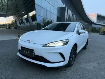 2025 BYD Seal 05 с пробегом 10 000 км