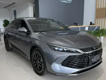 2025 BYD Qin L с пробегом 6 800 км