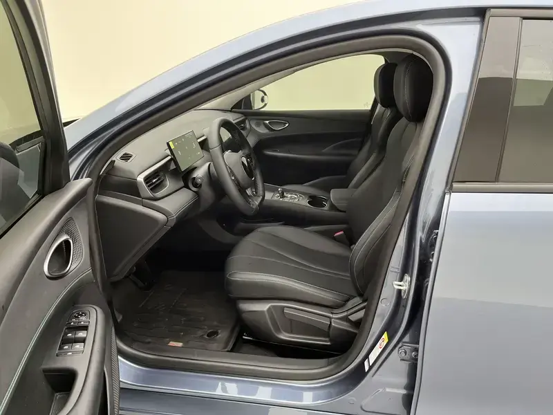 2025 BYD Seal 05 с пробегом 37 300 км