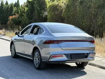 2023 BYD Qin Plus с пробегом 30 000 км