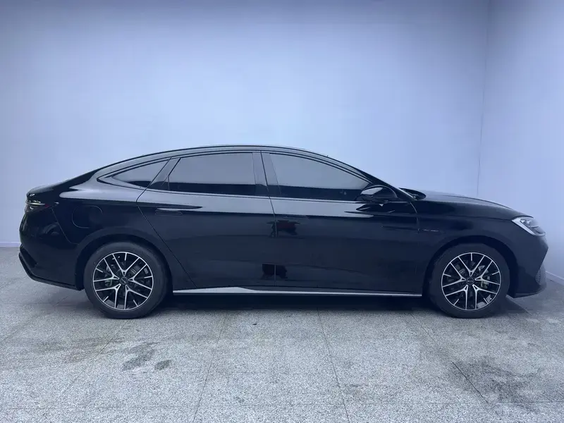 2024 BYD Seal 07 с пробегом 24 000 км