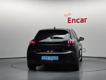 2022 Peugeot 208 с пробегом 98 785 км