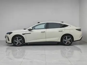 2026 BYD Seal 07 с пробегом 2 100 км