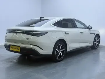 2026 BYD Seal 07 с пробегом 9 200 км