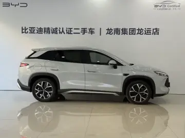 2025 BYD Song L с пробегом 12 000 км