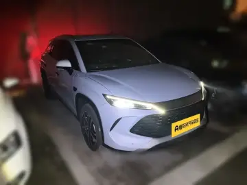 2025 BYD Song L с пробегом 7 000 км