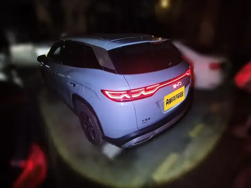 2025 BYD Song L с пробегом 7 000 км