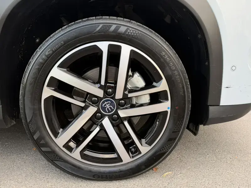 2025 BYD Song L с пробегом 38 000 км