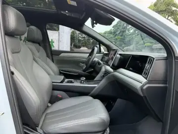 2025 BYD Song L с пробегом 38 000 км