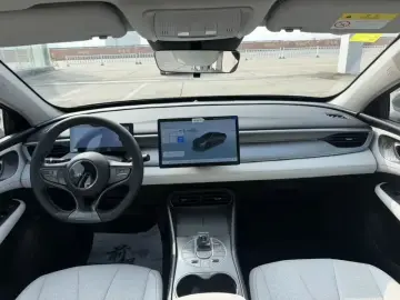 2025 BYD Seal 05 с пробегом 4 000 км