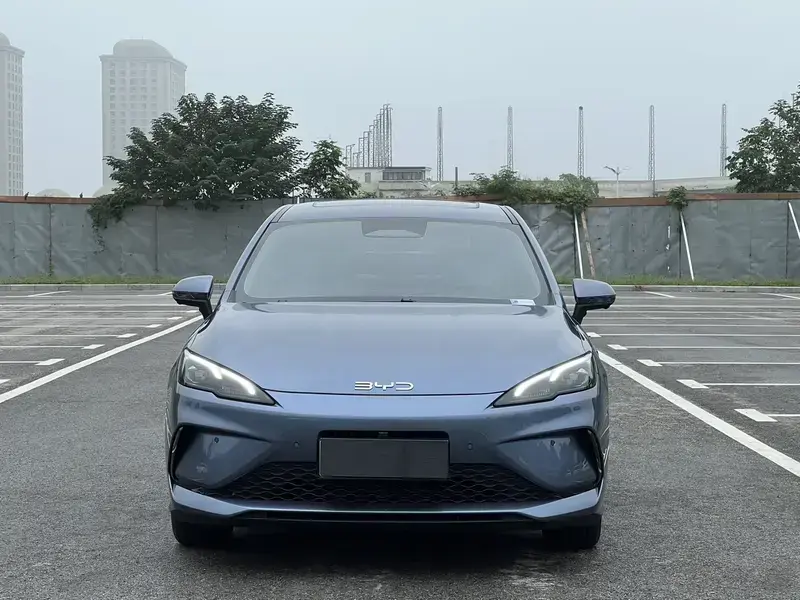 2025 BYD Seal 05 с пробегом 17 000 км