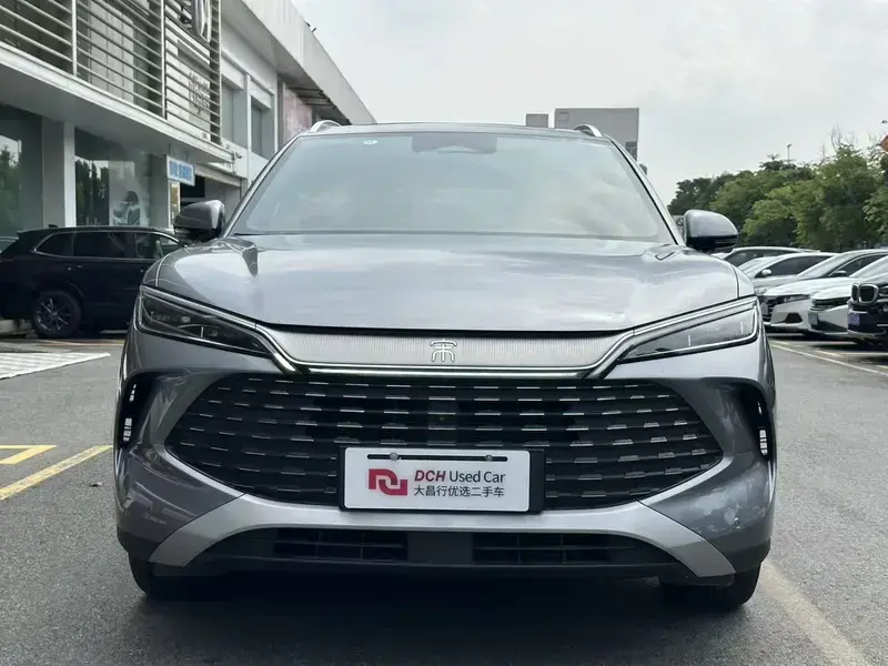 2024 BYD Song L с пробегом 10 800 км