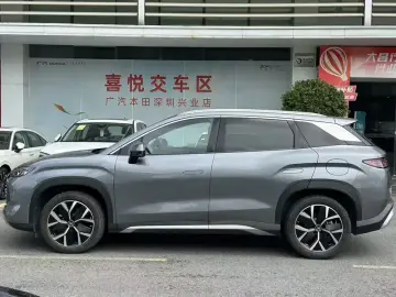 2024 BYD Song L с пробегом 10 800 км