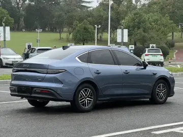 2025 BYD Seal 05 с пробегом 17 000 км
