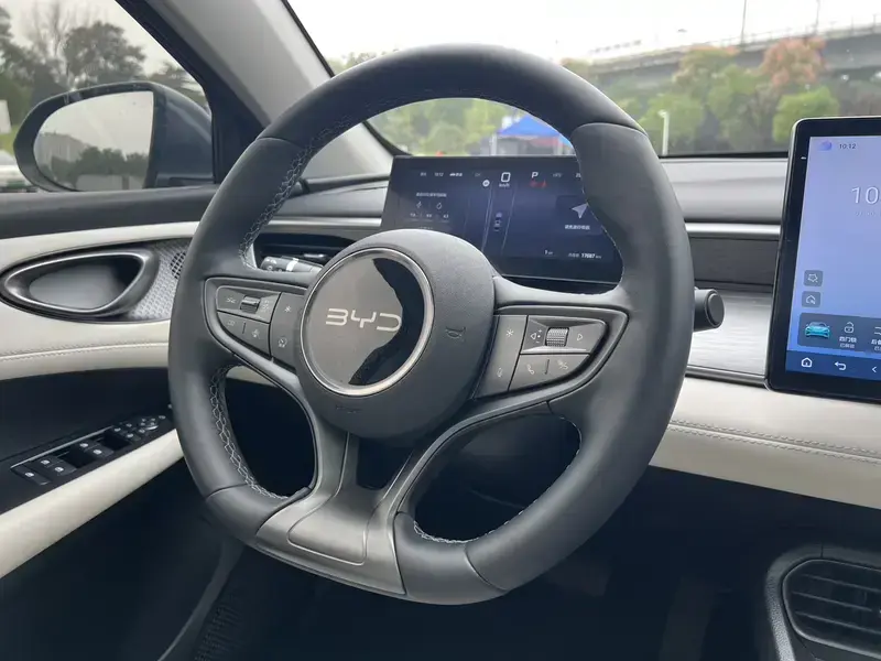2025 BYD Seal 05 с пробегом 17 000 км