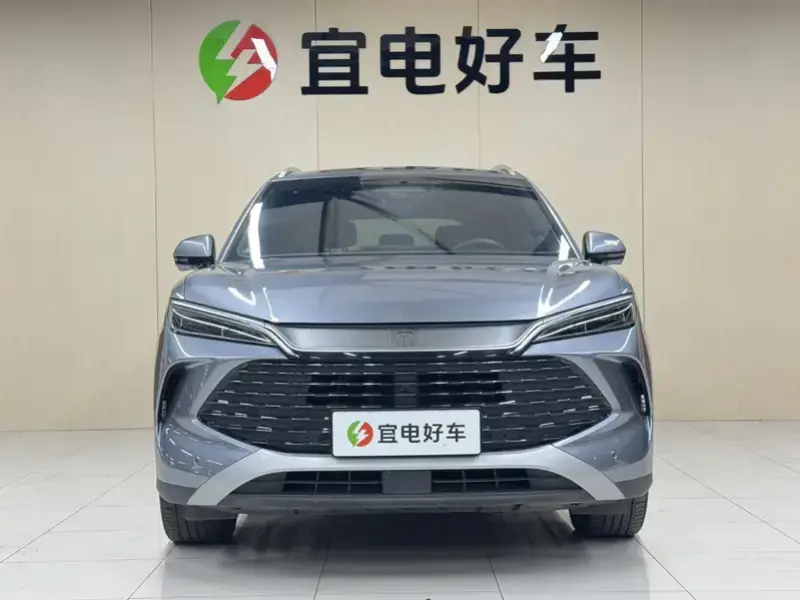 2025 BYD Song L с пробегом 22 000 км