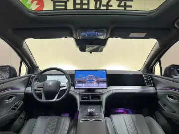 2025 BYD Song L с пробегом 22 000 км