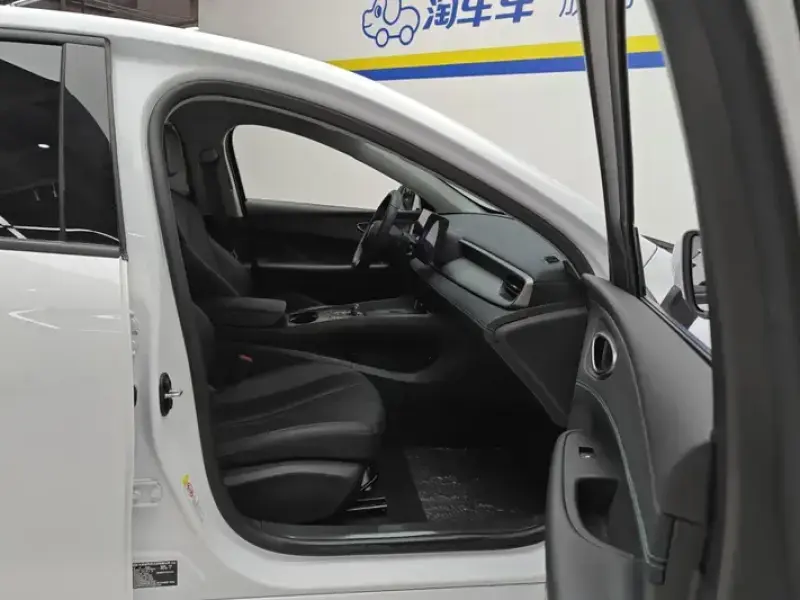 2025 BYD Seal 05 с пробегом 55 000 км
