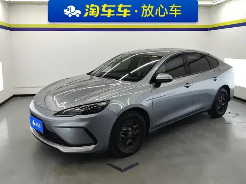 2025 BYD Seal 05 с пробегом 35 000 км