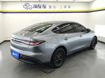 2025 BYD Seal 05 с пробегом 35 000 км