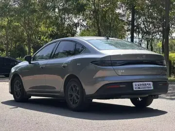 2025 BYD Seal 05 с пробегом 16 000 км