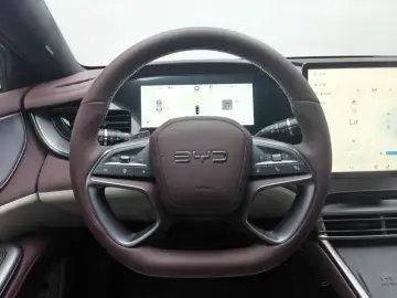 2025 BYD Seal 07 с пробегом 8 000 км