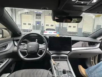 2025 BYD Seal 07 с пробегом 16 100 км