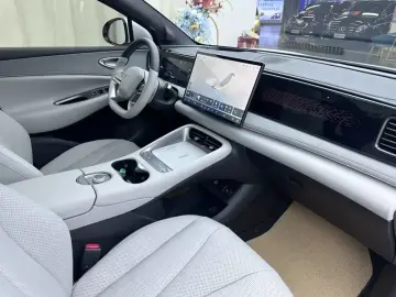 2025 BYD Sea Lion 06 с пробегом 1 700 км
