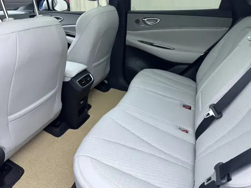 2025 BYD Sea Lion 06 с пробегом 1 700 км