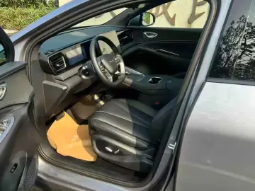 2026 BYD Sea Lion 06 с пробегом 300 км