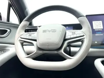 2025 BYD Sea Lion 06 с пробегом 17 500 км