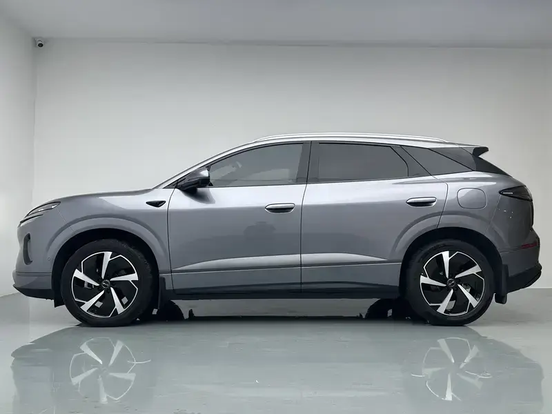 2025 BYD Sea Lion 06 с пробегом 8 100 км
