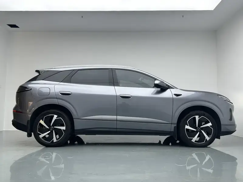 2025 BYD Sea Lion 06 с пробегом 8 100 км