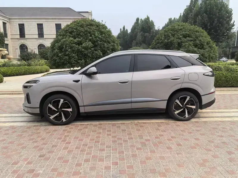 2025 BYD Sea Lion 06 с пробегом 8 000 км