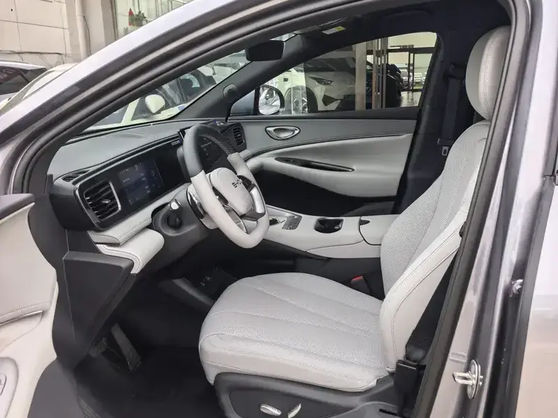 2026 BYD Sea Lion 06 с пробегом 1 300 км