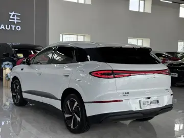 2025 BYD Sea Lion 06 с пробегом 8 000 км