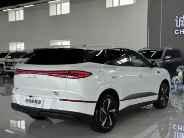 2025 BYD Sea Lion 06 с пробегом 8 000 км