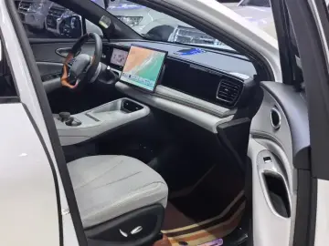 2025 BYD Sea Lion 06 с пробегом 14 000 км