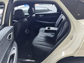 2025 BYD Sea Lion 06 с пробегом 1 500 км