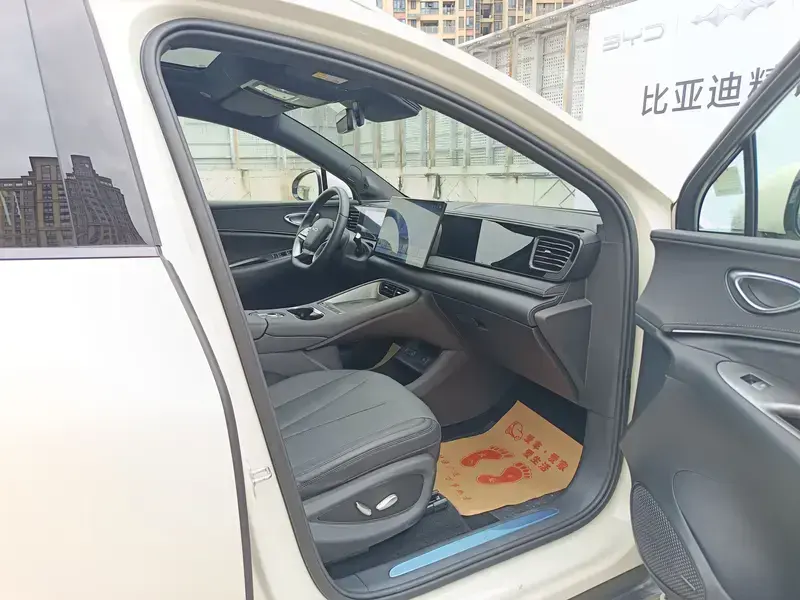 2025 BYD Sea Lion 06 с пробегом 6 800 км