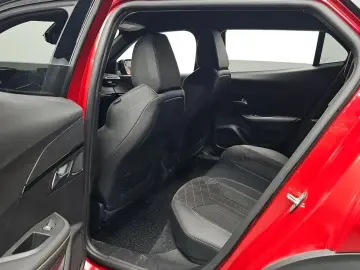 2023 Peugeot 2008 с пробегом 27 670 км