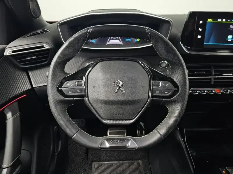 2023 Peugeot 2008 с пробегом 27 670 км