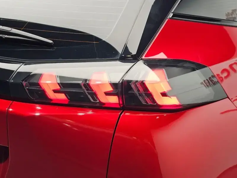 2023 Peugeot 2008 с пробегом 27 670 км