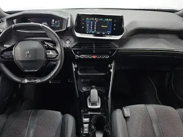 2022 Peugeot 2008 с пробегом 25 095 км