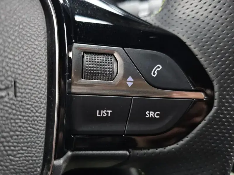 2022 Peugeot 2008 с пробегом 25 095 км