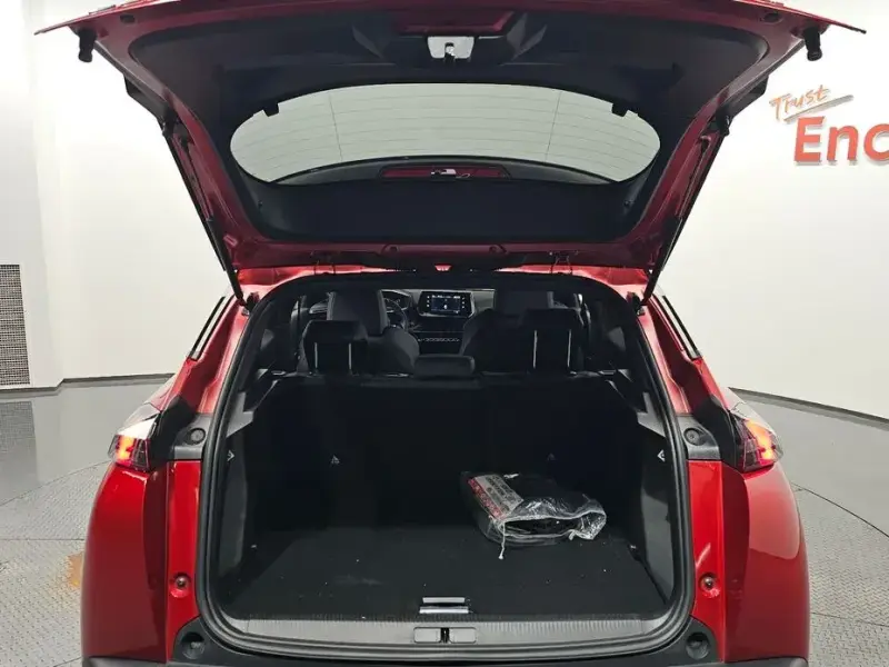 2023 Peugeot 2008 с пробегом 27 670 км