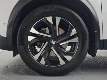 2020 Peugeot 2008 с пробегом 27 182 км